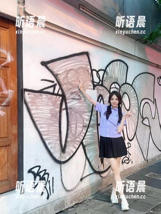 秀人网 - SOLO-尹菲修女写真合集：带你走进修女的宁静世界，一同分享这份美丽！.txt