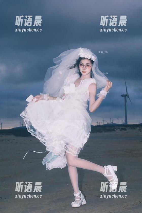 秀人网-Suki_baby 秀人网 - Suki_baby的秘密旅程:揭秘她写真作品中的宝贵资源与灵感!.txt