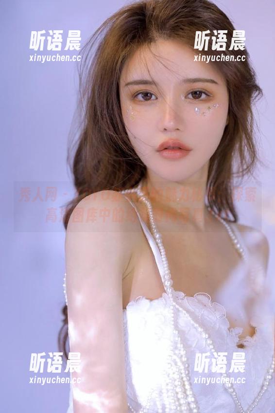 秀人网 - YOYO苏小苏的魅力秘书：探索高清图库中的绝美时尚写真.txt