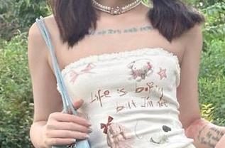 秀人网 – 绝对不容错过的泳池美图，九千柒柒图集给你带来无尽夏日遐想！.txt