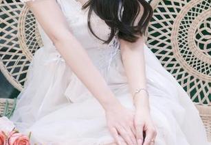 秀人网 – 吃白菜的vi菜菜倾情分享美足写真集，唤醒你对细致美的全新认识.txt