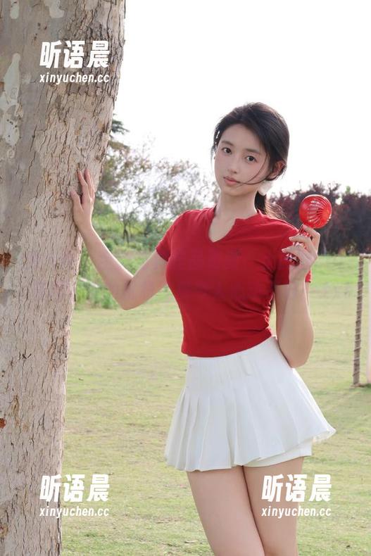 秀人网-土肥圆Caro 秀人网 - 全新写真作品更新,土肥圆Caro在睡衣中的优雅气质令人心动不已!.txt