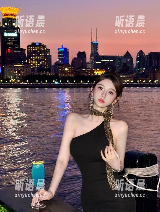 秀人网-夏诗雯Sally 秀人网 - 一同进入夏诗雯Sally的白衬衫世界,分享她无限的写真创意与灵感.txt