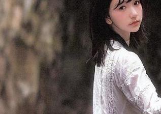 秀人网 – 大白兔吖的JK私拍资源，背后隐藏着多少自嘲心酸？.txt