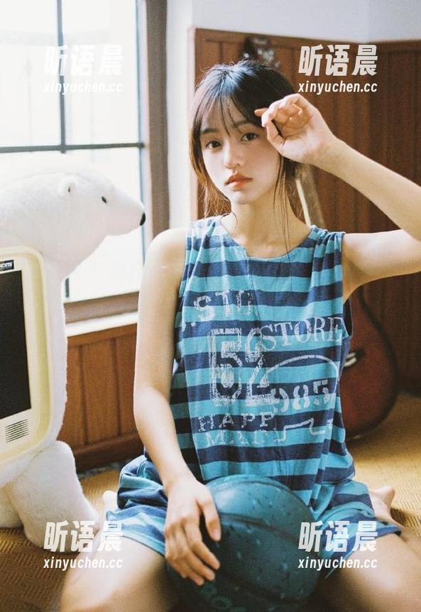 秀人网-奈汐酱nice 秀人网 - 最新写真作品:奈汐酱nice化身时尚女神,网袜装扮尽显优雅与个性并存!.txt