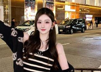 秀人网 – 新鲜出炉！媃柔rourou裸足写真集更新，带你领略自然之韵.txt