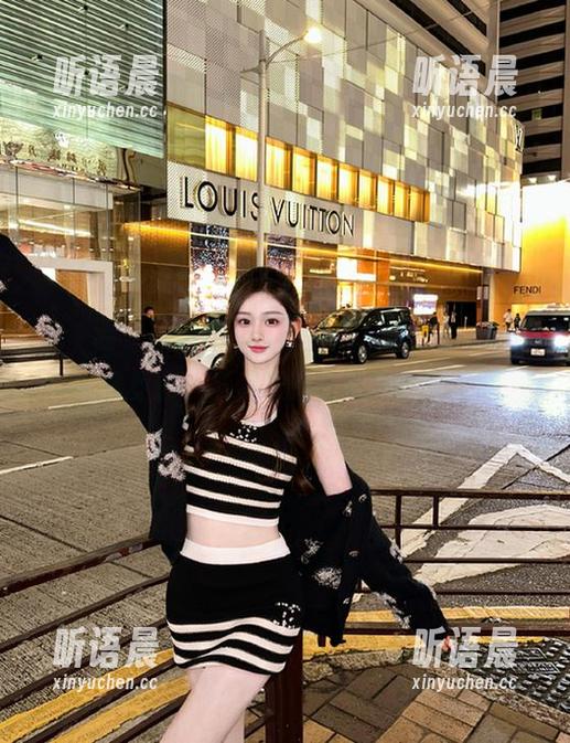 秀人网-媃柔rourou 秀人网 - 新鲜出炉!媃柔rourou裸足写真集更新,带你领略自然之韵.txt