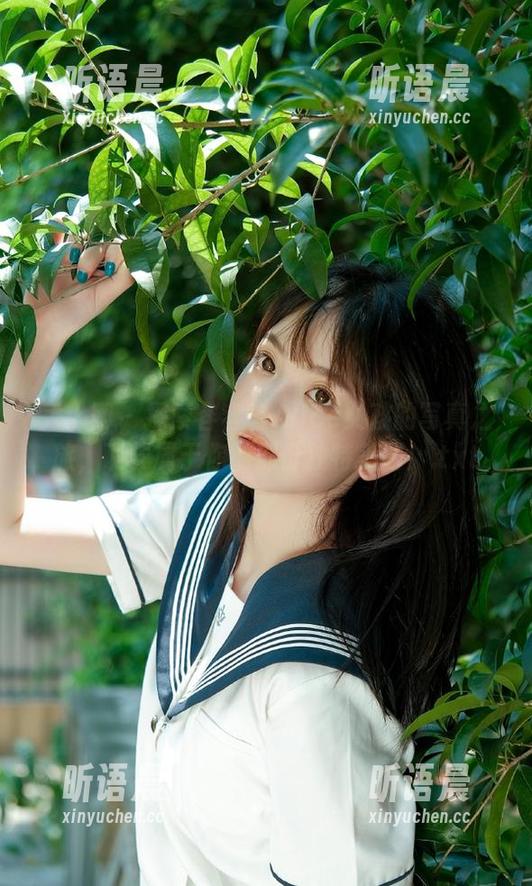 秀人网 - 探索容容容Alice女孩的写真之旅，下载属于你的那份独特美丽！.txt