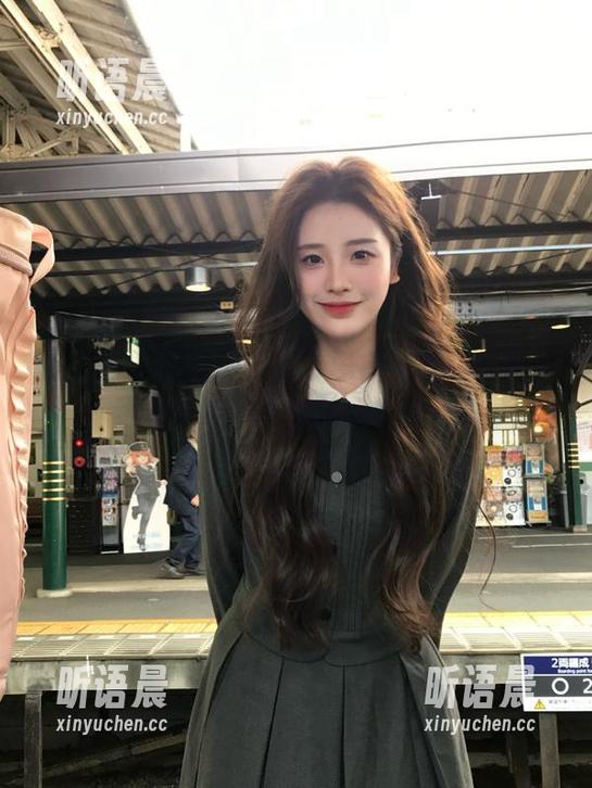 秀人网-小小白思宜 秀人网 - 精选“小小白思宜”教室写真:记录下每一份纯真的美好.txt