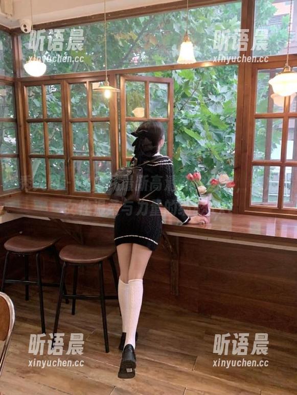 秀人网-小爪几 秀人网 - 小爪几最新高清红裙图集,绽放女性温柔与力量的缩影.txt