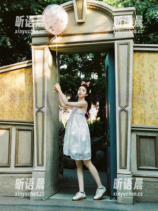 秀人网 - 与小芭乐姐姐一起，欣赏高清写真中蕴藏的真挚情感与美丽.txt
