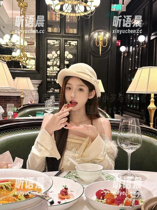 秀人网 - 高清写真盛宴：岁小岁与作品《妹妹》的浪漫邂逅.txt