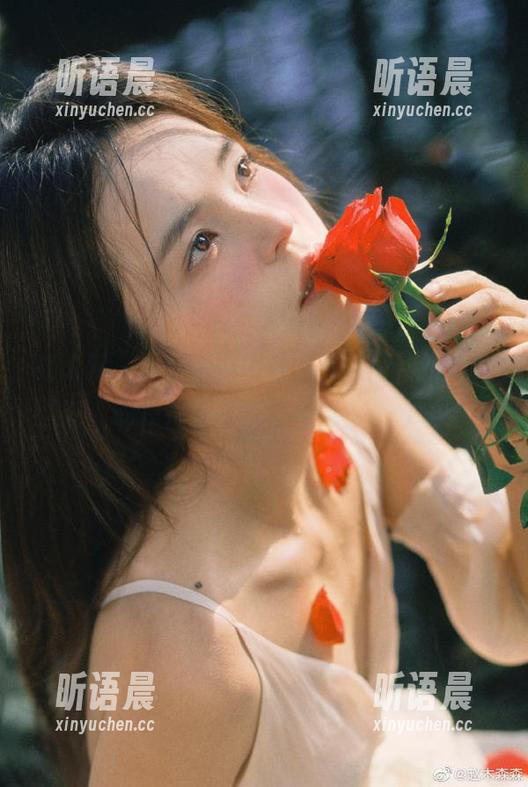 秀人网-幼幼 秀人网 - 幼幼最新和服系列原图,解锁她的独特魅力与个性风格.txt