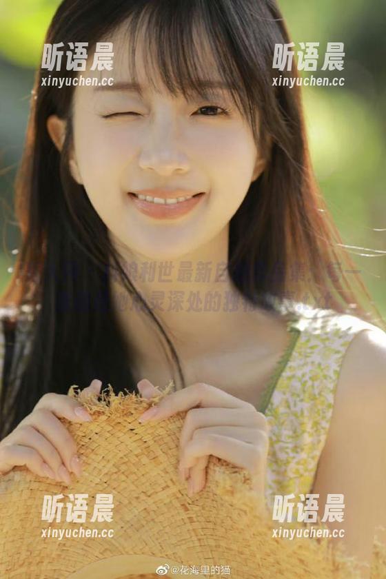 秀人网 - 抖娘利世最新自拍作品集：每一张都是她心灵深处的独特故事.txt