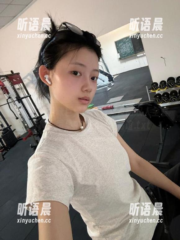 秀人网 - 猫咪巨臀妹妹与朋友的双人全套写真，图集中尽显甜美情谊.txt
