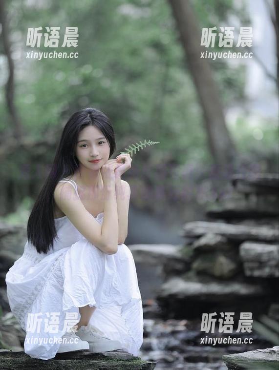 秀人网-田依依 秀人网 - 田依依最新校服写真:重返校园,捕捉那份纯真的美好时光.txt