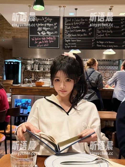 秀人网 - 欲罢不能的美腿！筱慧写真原图大公开，快来欣赏.txt