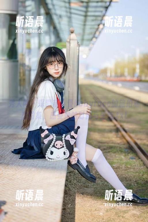 秀人网 - 探索苏小曼babyface的旅拍私房图集，感受她的时尚与生活.txt