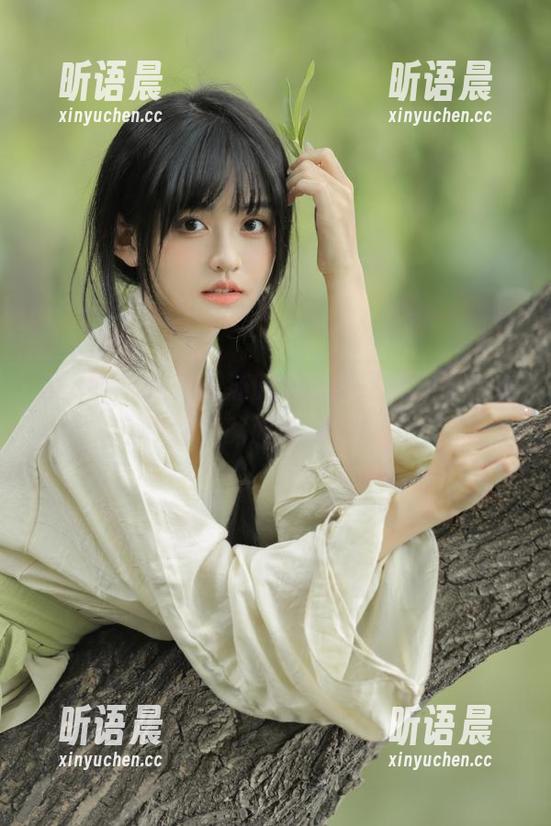 秀人网-言沫 秀人网 - 探索言沫的牛仔裤风格,图包分享带你领略时尚新潮!.txt