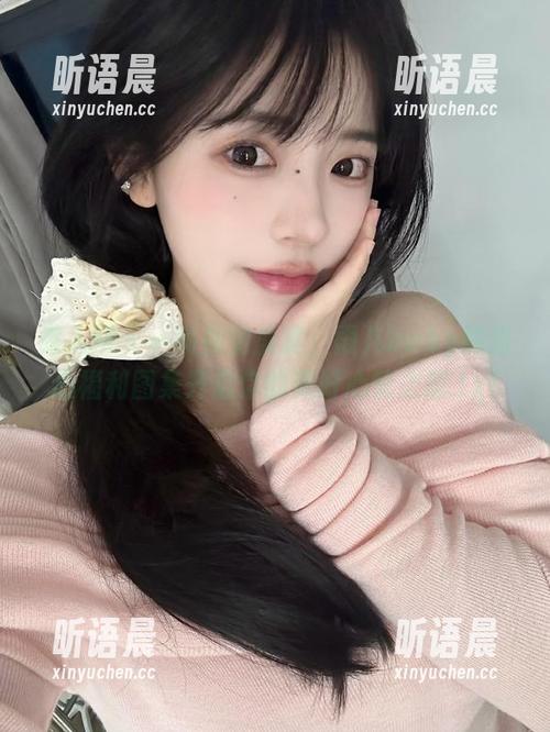 秀人网-雨儿baby 秀人网 - 一场视觉盛宴,雨儿baby的甜心福利图集开启你的美好心情之旅.txt