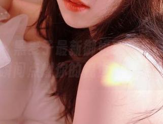 秀人网 – 黑麦子最新御姐写真集震撼来袭，瞬间点燃你的视觉盛宴！.txt
