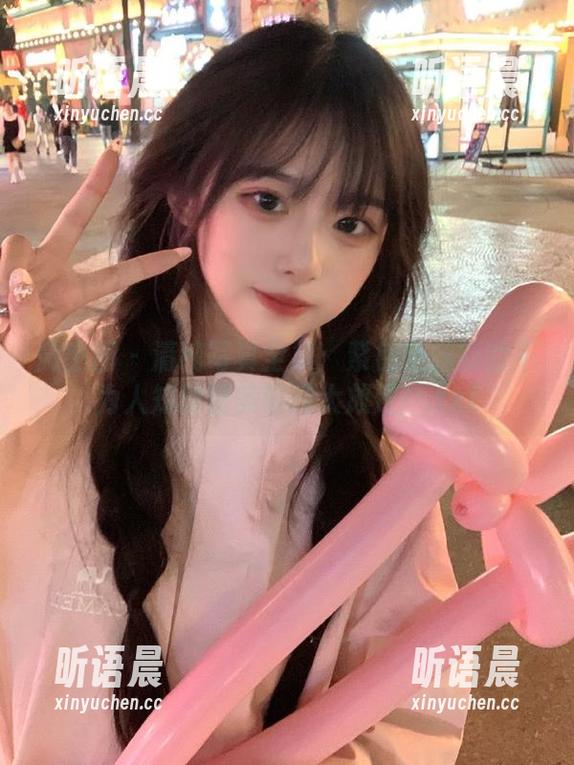 紫色哒豚豚 微密圈 - 清纯写真全集:紫色哒豚豚的不为人知的甜美瞬间大放送!.txt