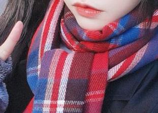 不容错过！绮太郎最新单马尾黑图包，展现出她非凡魅力的绝美瞬间！.txt