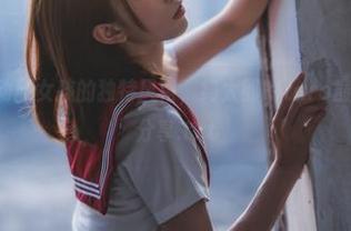 探索深蓝运动服女孩的独特风格，绮太郎kitaro最新COS套图分享.txt