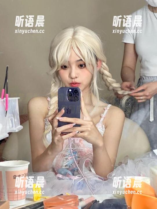 绮梦摄影 - 想知道什么叫温柔？小艺的写真集分享让你彻底理解这个词.txt