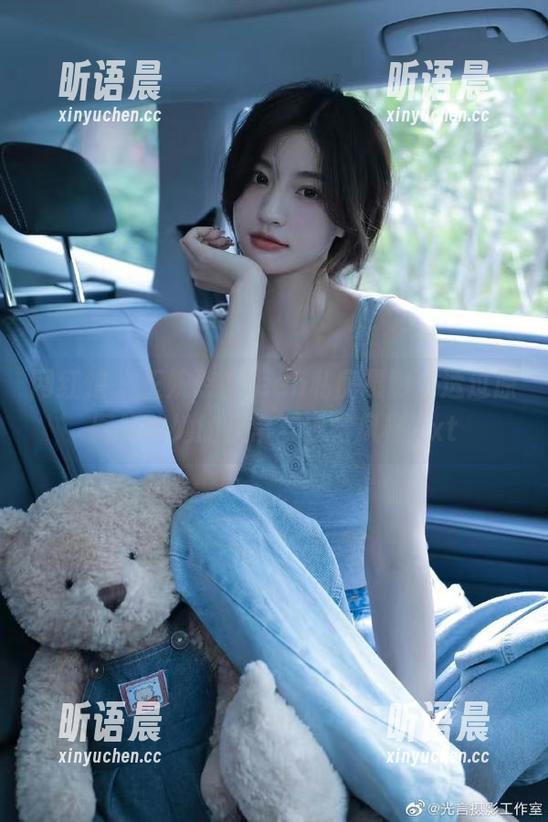 网红馆-王婉悠Queen 网红馆 - 王婉悠Queen私房摄影:透过原图领略她的日常与独特风格.txt