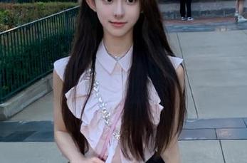 美媛馆 – 劲爆视觉盛宴：观看美桃酱长腿写真合集，尽享美丽瞬间.txt