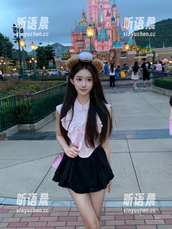 美媛馆 - 劲爆视觉盛宴：观看美桃酱长腿写真合集，尽享美丽瞬间.txt
