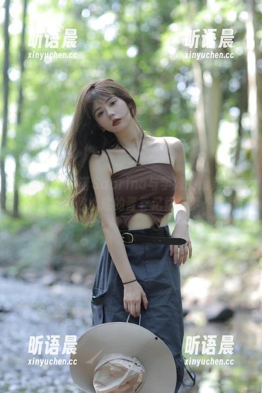 美媛馆 - 许诺Sabrina与学妹的最新写真集，唤醒你心底的青春记忆与梦想.txt