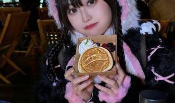 在赛博朋克的夜空下，脱尾巴Mizuki为你呈现独特写真照片的魅力！.txt