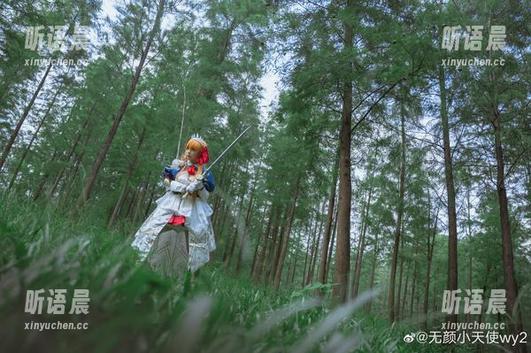 自闭颜球球最新写真集正式上线，赛博透明兔女郎的魅力等你来探索！.txt