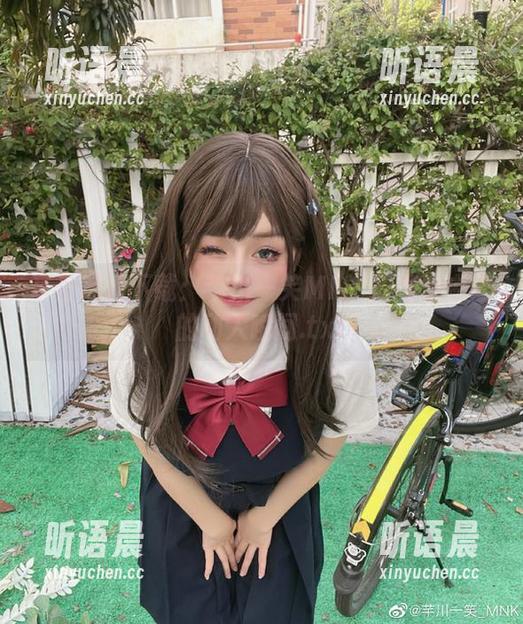 享受高清下载：芊川一笑MNK展现笼中鸟的动人瞬间.txt