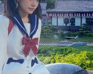 芊川一笑MNK的无圣光原图：体操服下的幽默与热情一网打尽！.txt