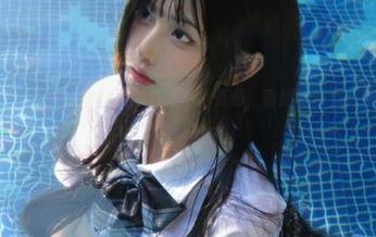 花漾show – Abby李雅的校服最新写真资源，看她如何演绎青春的无限可能！.txt