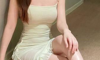 蓝小沂KiKi最新OL黑丝写真，cos美学掀起职场穿搭新革命！.txt