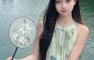 蜜桃社 – 米琪MIKI天台高清写真集：捕捉美好时光，尽在这一瞬间的灵动！.txt