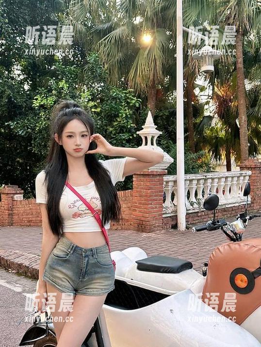蜜桃社 - 随心所欲的定制写真：萌美Moemi与死库水的高清呈现.txt
