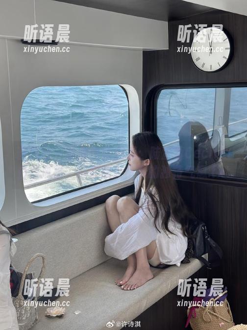 蜜桃社 - 最新图库推荐：陆萱萱Cecilia白丝风格，让你感受青春的独特气息.txt
