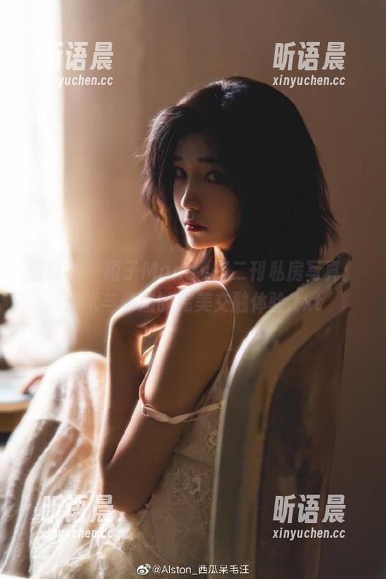 蜜桃社 - 陌子Mandy第二刊私房写真：艺术与情感的完美交融体验.txt