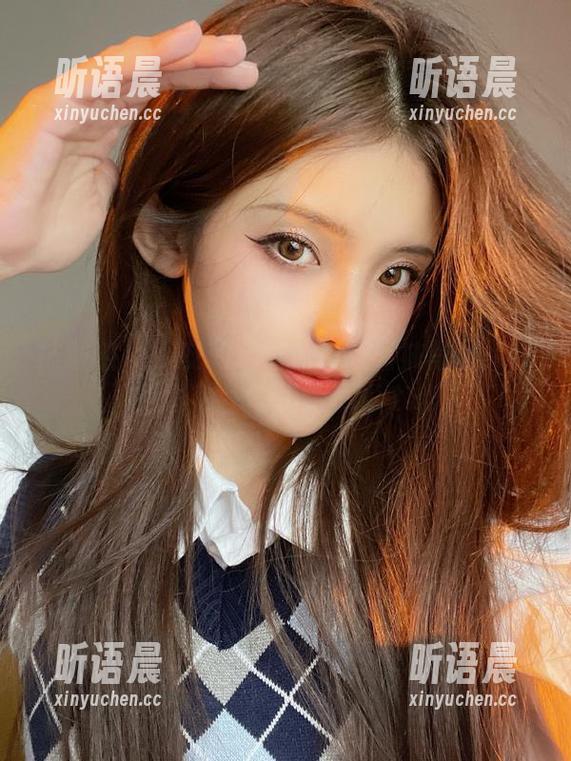 袜啵啵-小安 袜啵啵 - 小安的鸳鸯色两双船袜写真:让色彩为你的生活添彩.txt
