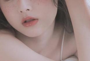 袜啵啵 – 小甜豆的独家魅力写真合集：迷人的一只脚小腿黑丝图片.txt