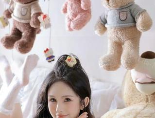 袜啵啵 – 通过图片发现甜甜圈的修女魅力：写真作品深度解析.txt