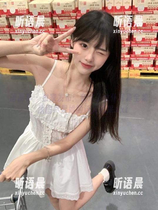 语画界 - 独家发布：奈沐子女仆写真全集，原图尽显她的迷人风采.txt