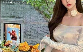 语画界 – 独特视角：杨晨晨sugar浴室女神写真图包精选，视觉盛宴等你来享.txt
