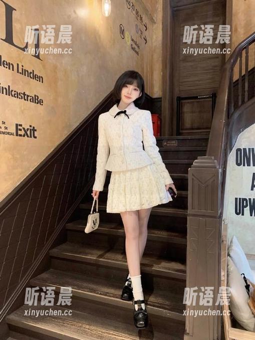 语画界 - 探索程程程的条纹黑丝吊袜，超精彩图库资源等你来欣赏.txt