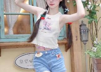 轰趴猫 – 温心怡最新户外写真，精彩图片展现她的青春活力.txt